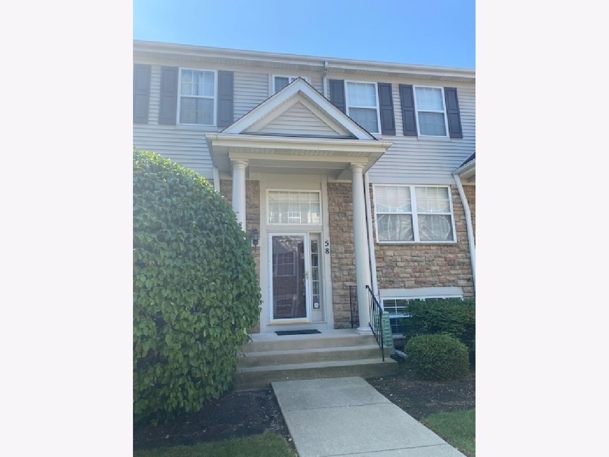 Townhomes & Homes Rented Insignia Court Palatine Illinois, 58 Emma