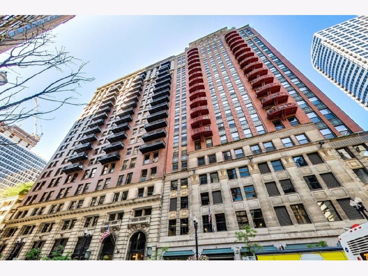 Condominiums Sold City Center Club Chicago Illinois, 212 Washington