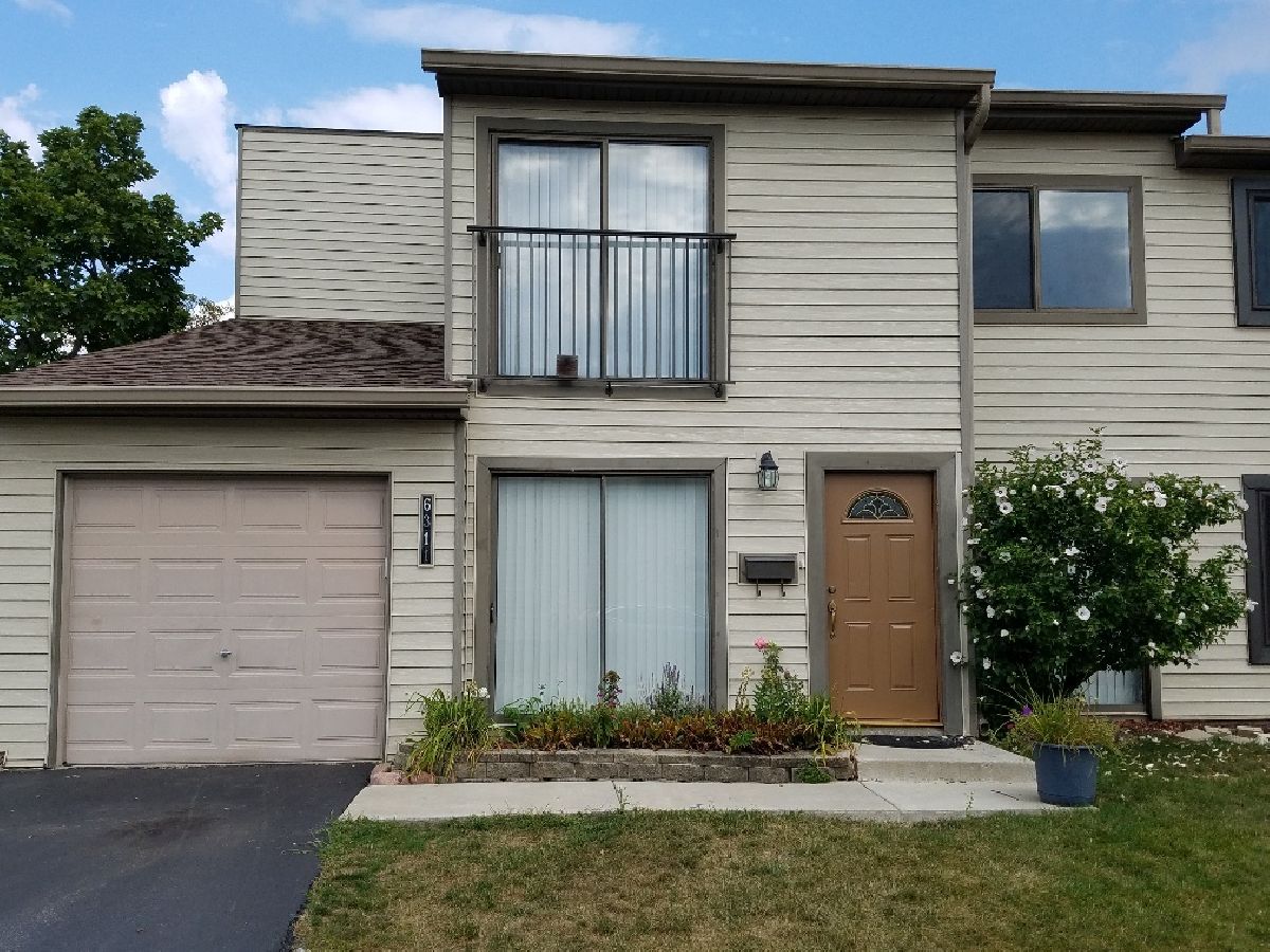 Townhomes & Condos Rented Springside Downers Grove Illinois, 6311 Hathaway