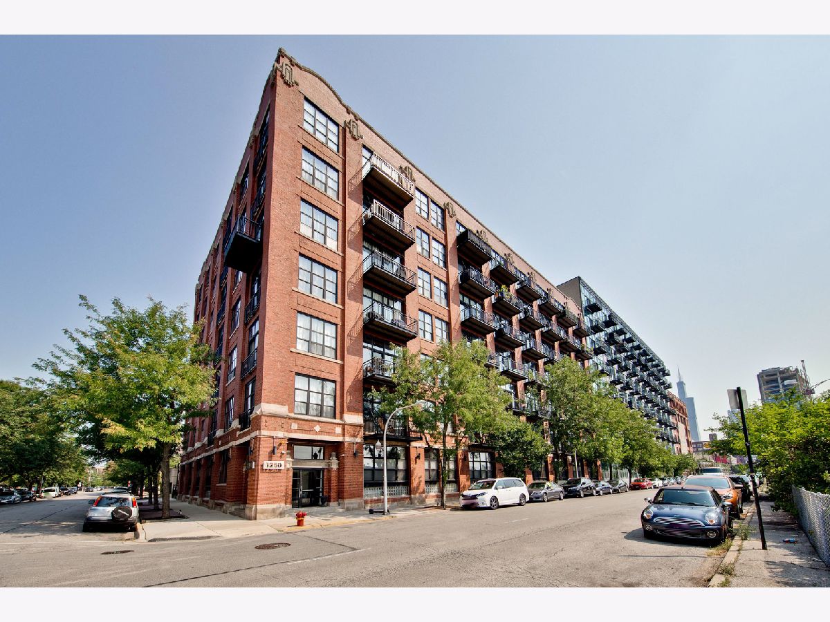 Condominiums Sold Vanguard Lofts Chicago Illinois, 1250 Van Buren
