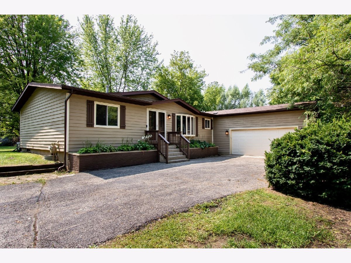 Homes Sold Overton Estates Richmond Illinois, 3915 Mill