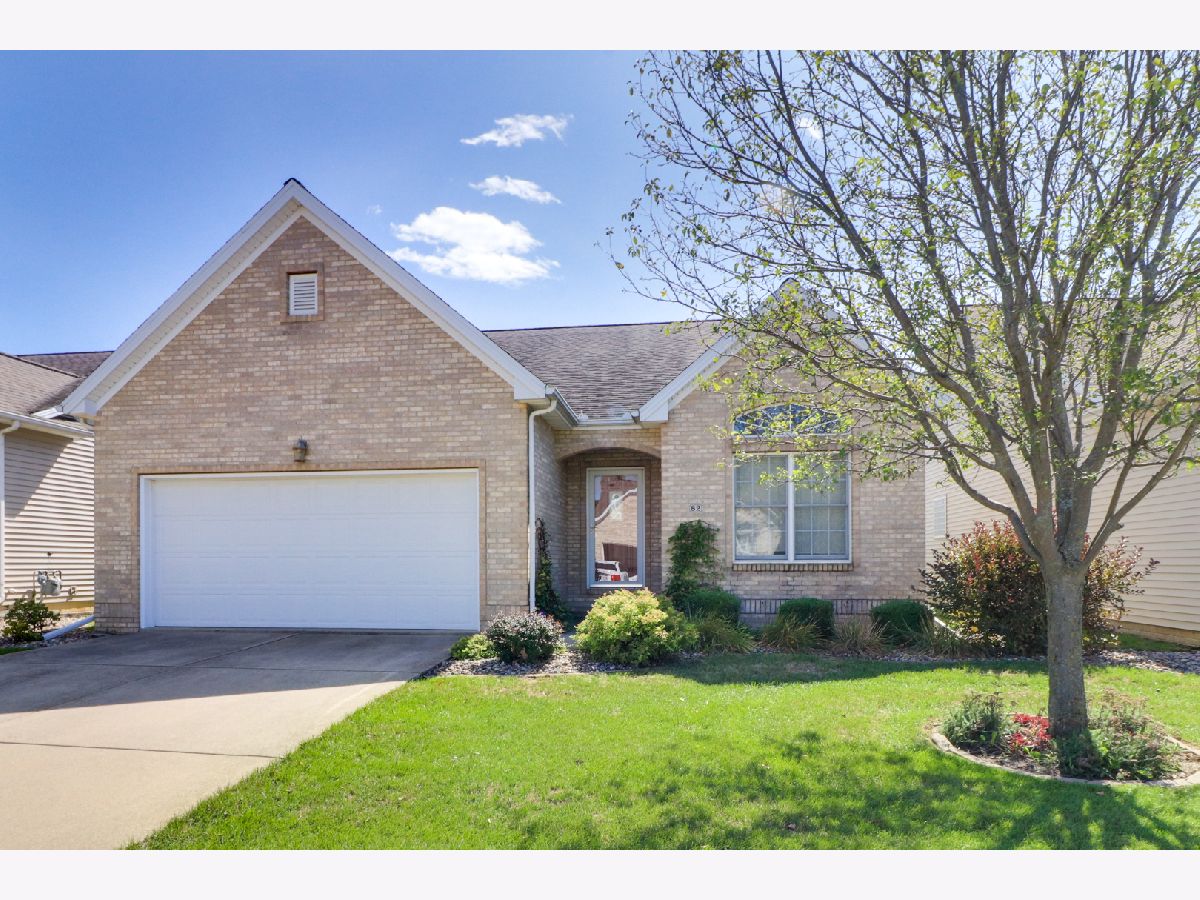 Homes & Condos & Townhomes Sold Ireland Grove Bloomington Illinois, 82 Crista Ann