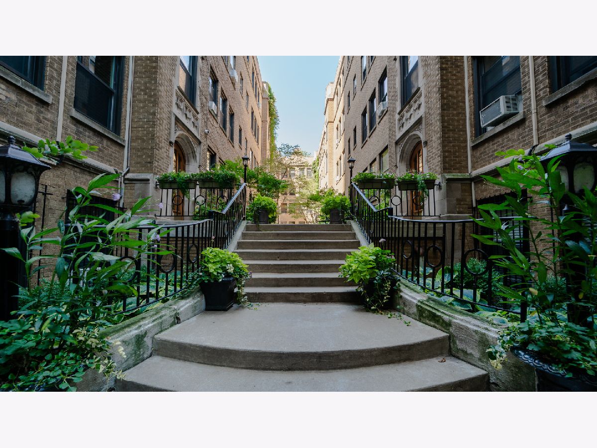 Condos & Townhomes Sold Waveland Court Condos Chicago Illinois, 636 Waveland