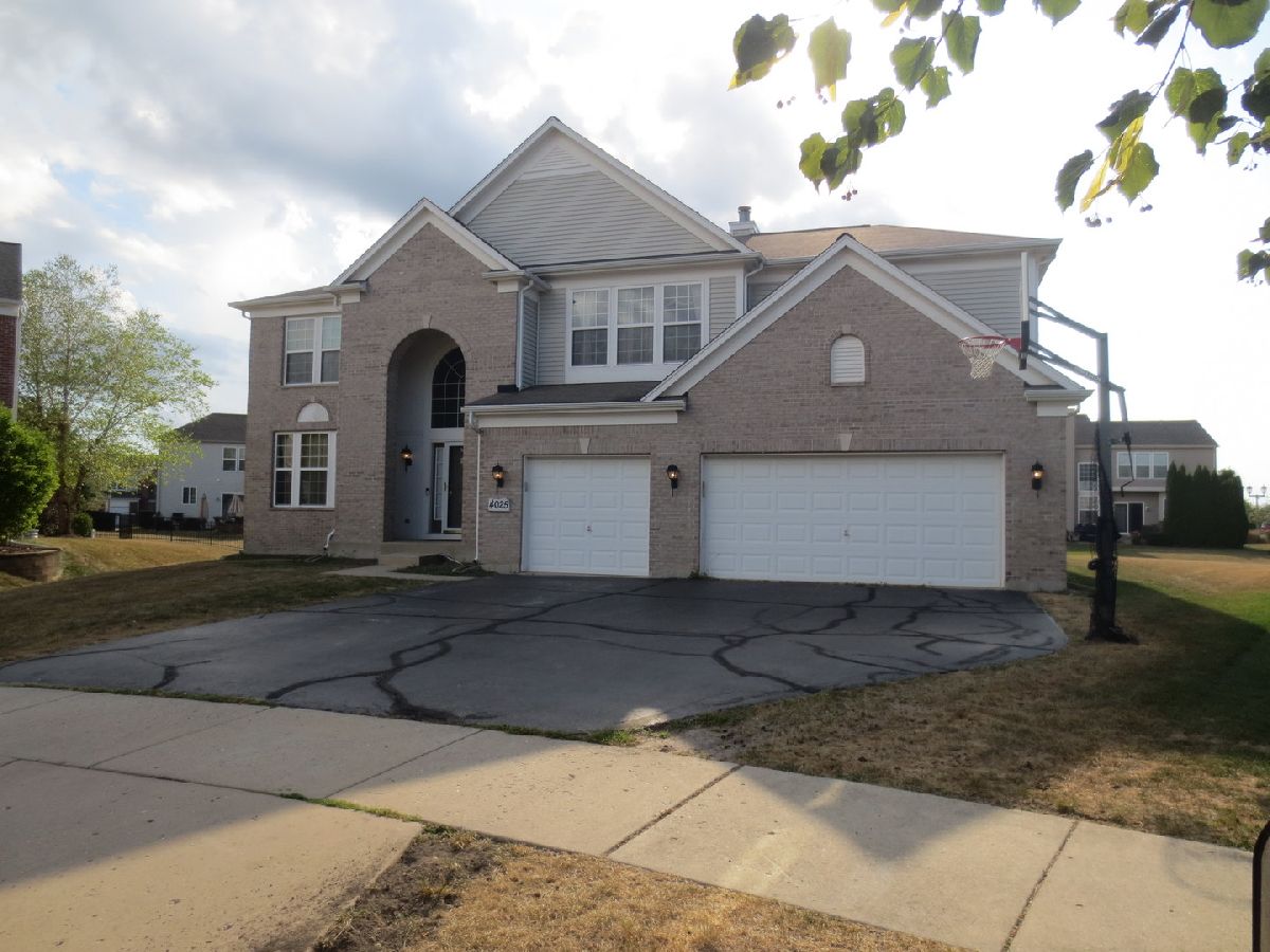 Homes Rented Winchester Glen Carpentersville Illinois, 4025 Chadwicke