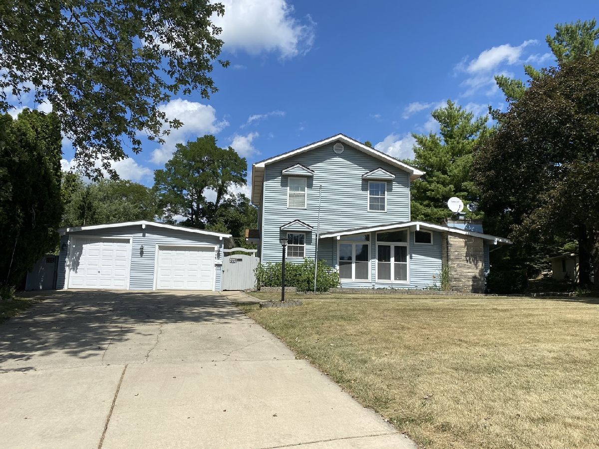 Homes Sold Highlands North Aurora Illinois, 111 Sharon