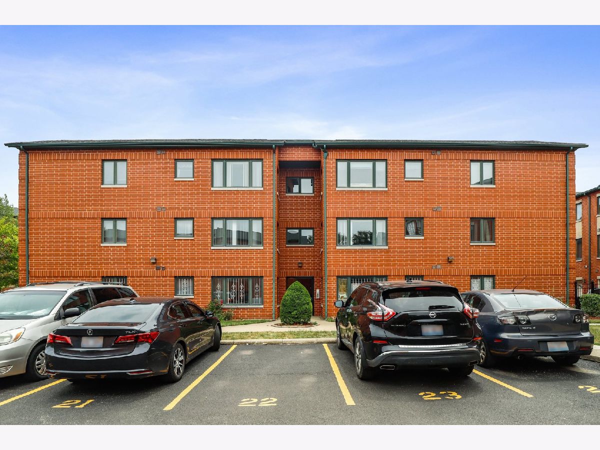 Townhomes & Condos & Homes Sold Santa Fe Gardens Chicago Illinois, 2000 Wells