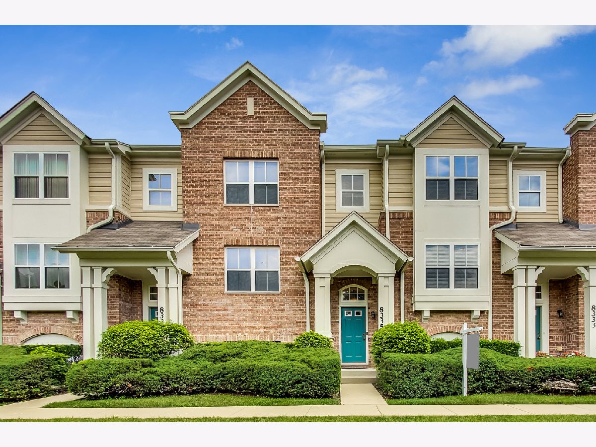 Townhomes & Condos Rented Trafalgar Square Morton Grove Illinois, 8335 Concord