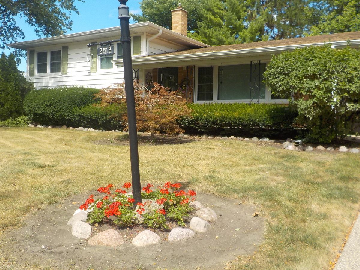Homes Sold Lake Briarwood Arlington Heights Illinois, 2813 Briarwood