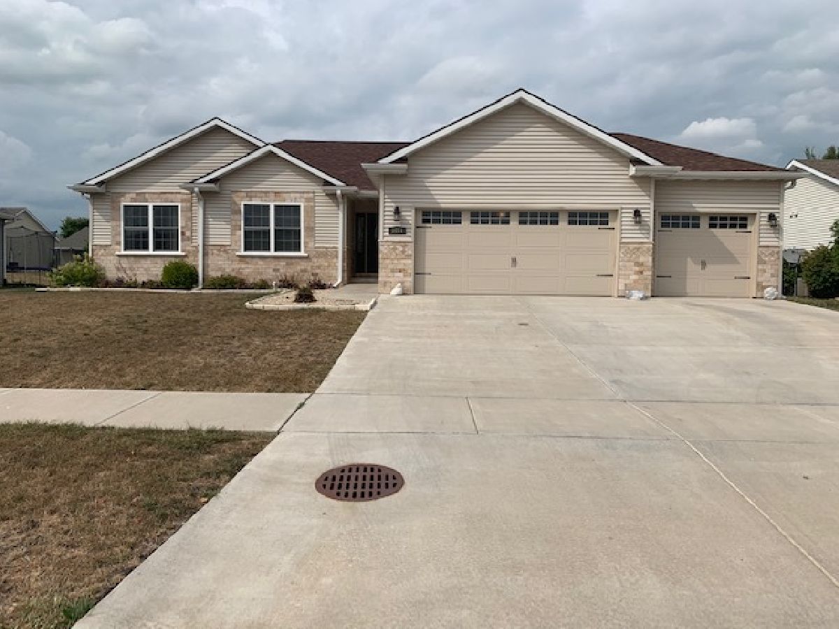  Sold Rochelle Illinois, 1651 Squires Landing