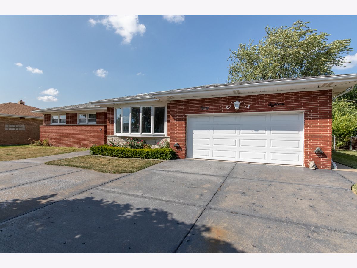  Sold Norwood Park Township Illinois, 8018 Gregory