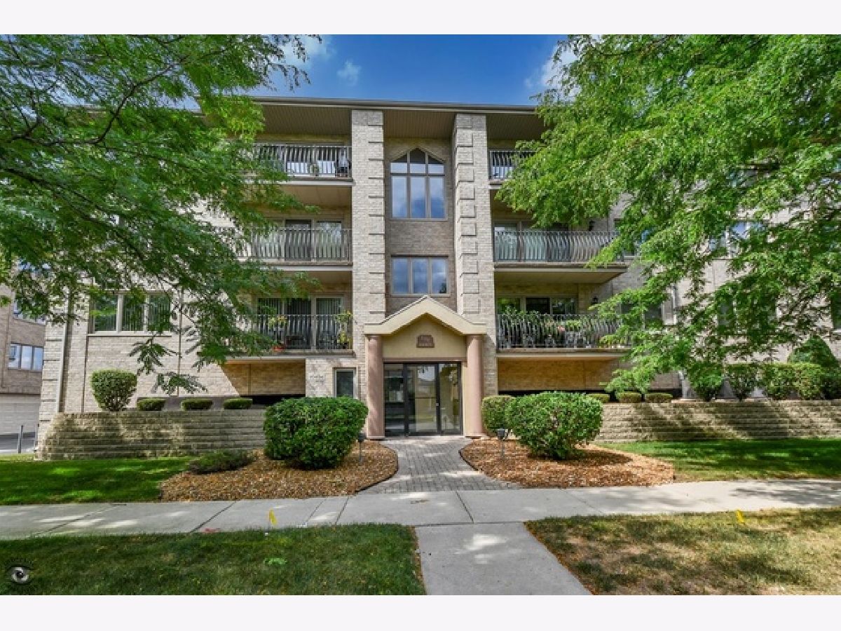 Condominiums Sold Oaks Of Oak Lawn Oak Lawn Illinois, 10404 Keating