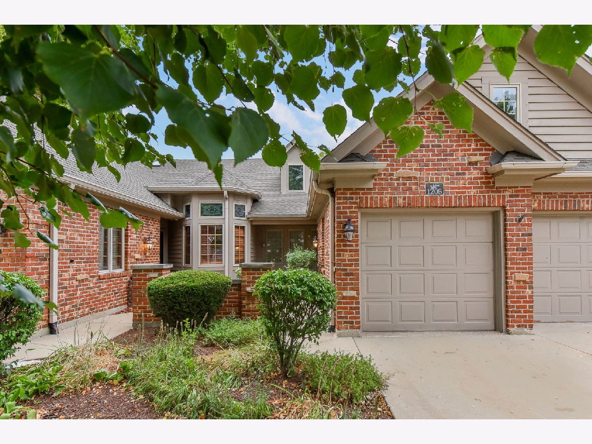 Townhomes Sold Westwind Oaks Aurora Illinois, 1205 Oakleaf