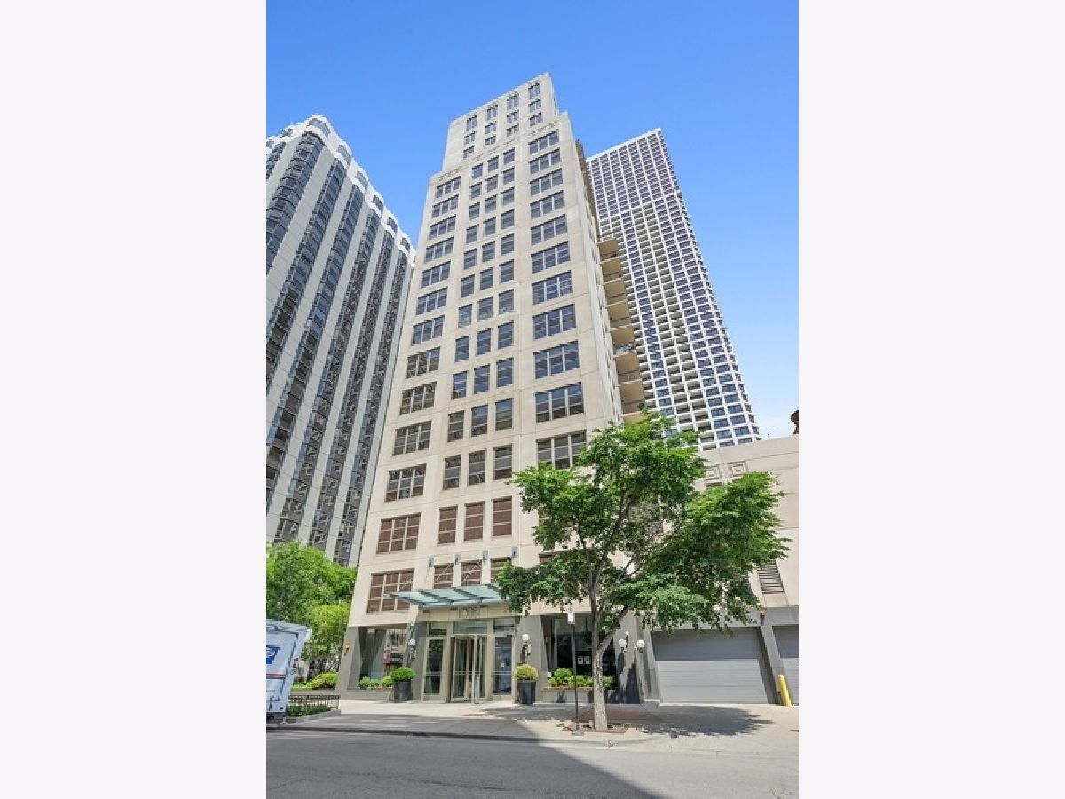 Condominiums Sold Maple Tower Chicago Illinois, 1035 Dearborn