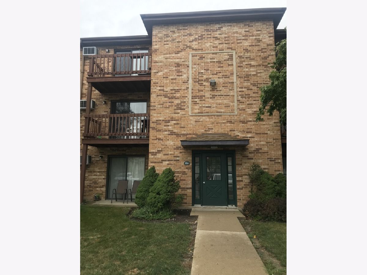 Condominiums Sold Windsor Court Palatine Illinois, 1364 Geneva