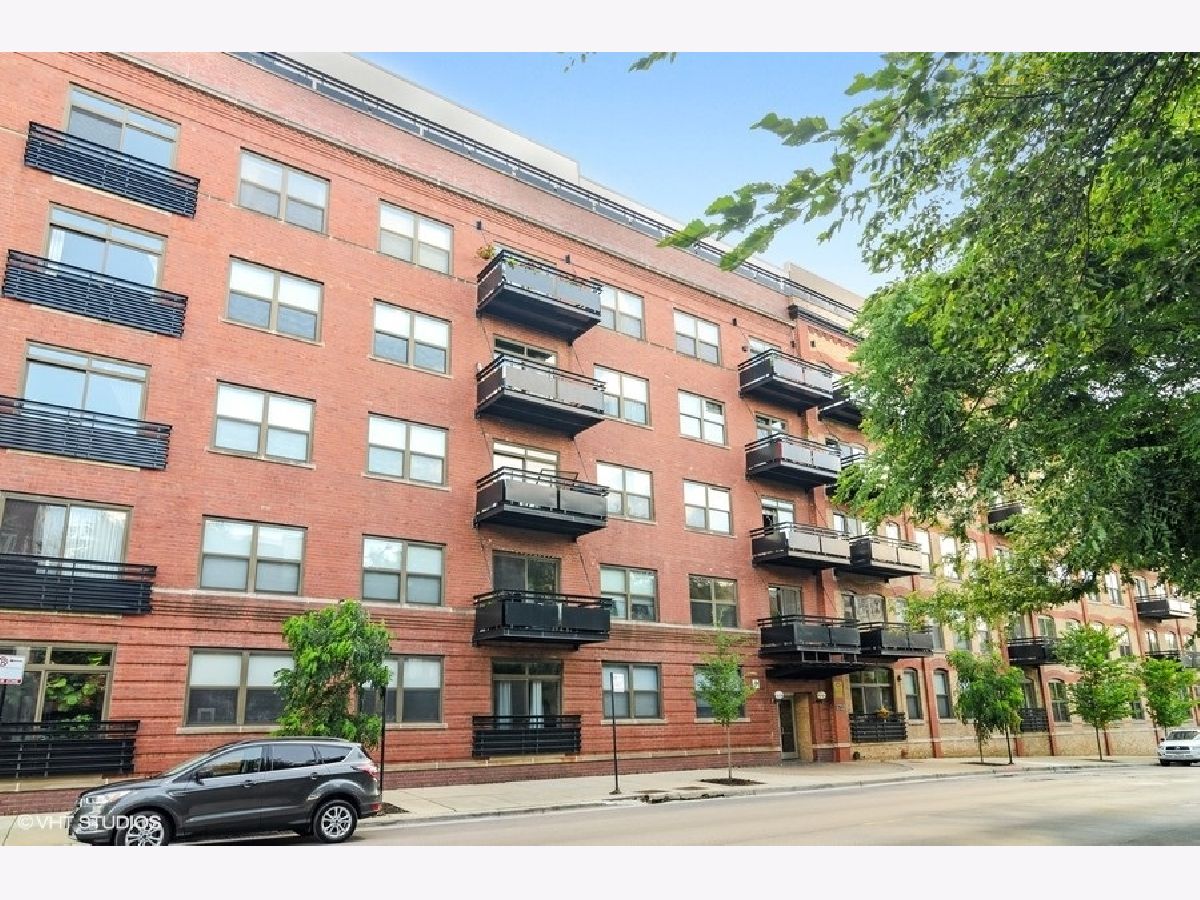 Condominiums Rented Regal Lofts Chicago Illinois, 1735 Diversey