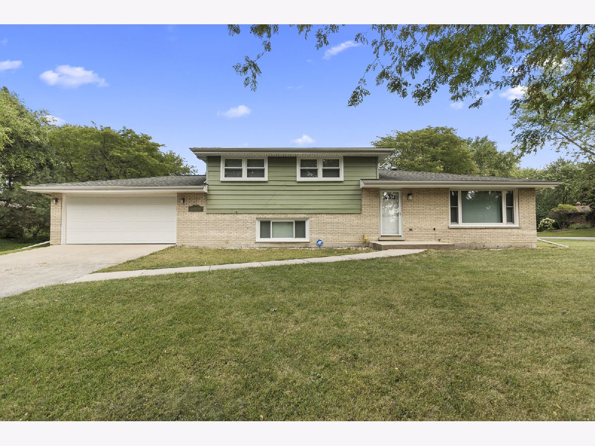 Homes Sold Rosehill Estates Downers Grove Illinois, 18W654 83rd