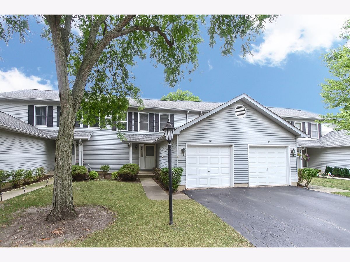 Townhomes Rented Creekside Villas Palatine Illinois, 414 Villa Circle