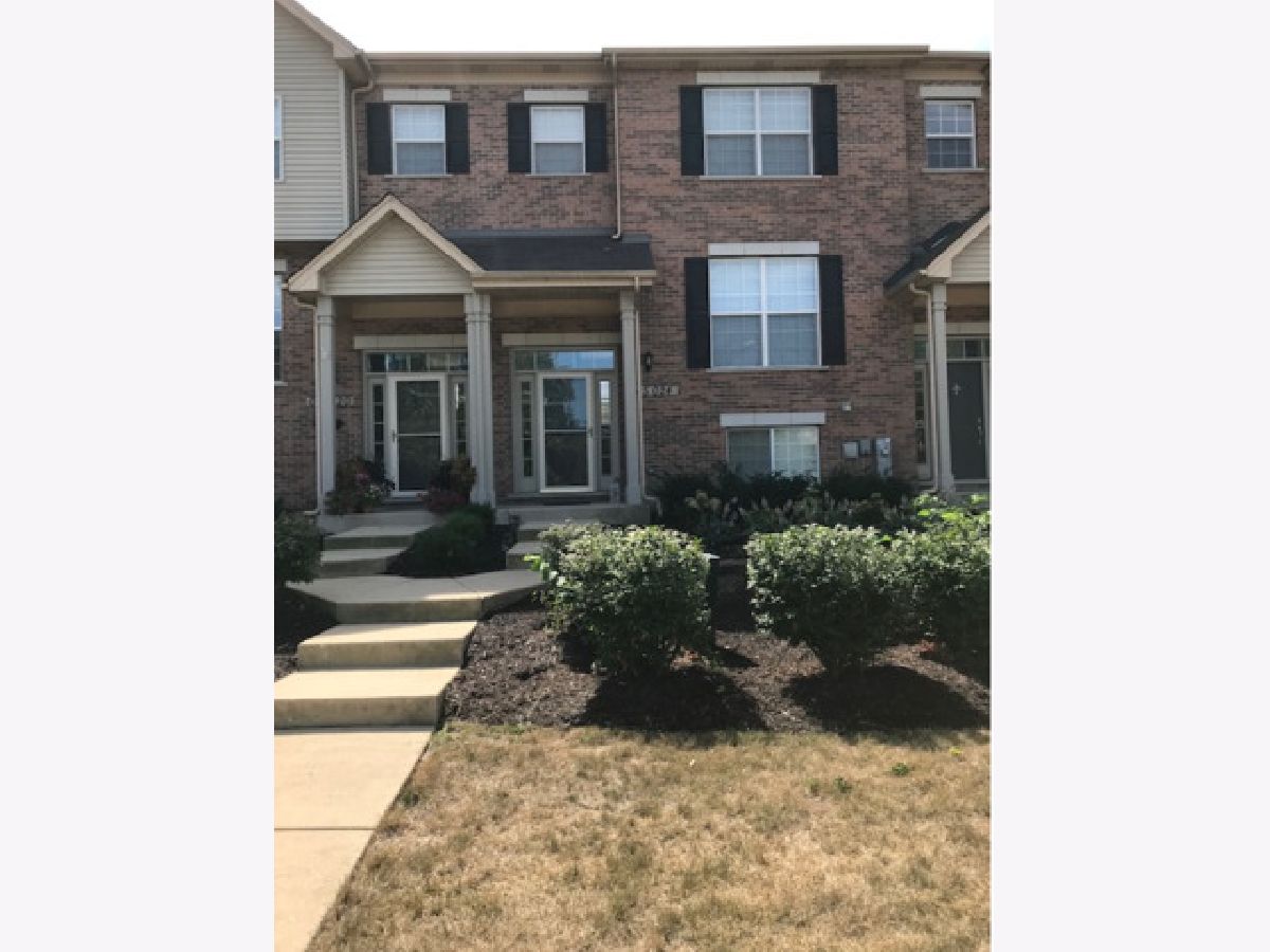 Townhomes & Condos Rented Lee Station Winfield Illinois, 0S024 Kerry