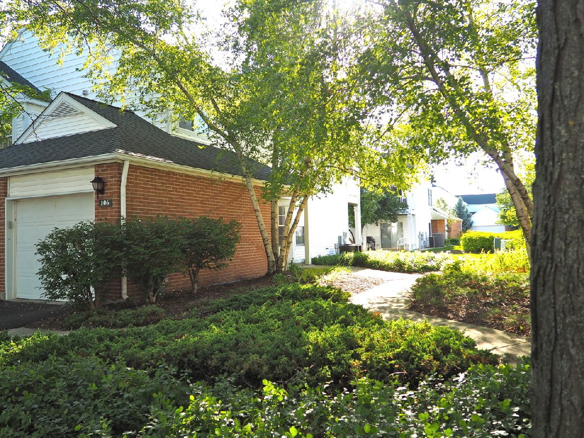 Townhomes & Condos Rented The Hamptons Lake Bluff Illinois, 106 Woodbury