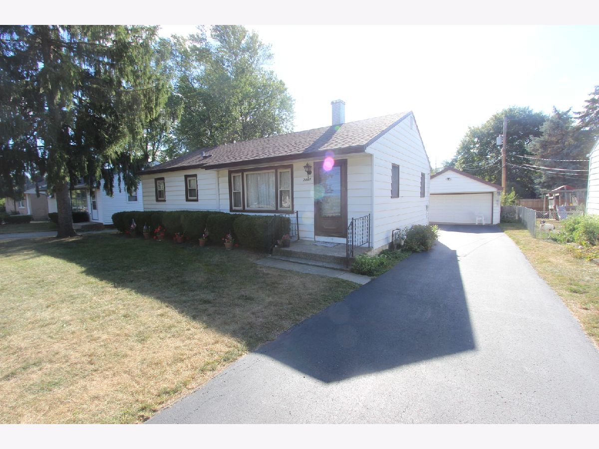Homes Sold Manor Crystal Lake Illinois, 7407 Hemlock