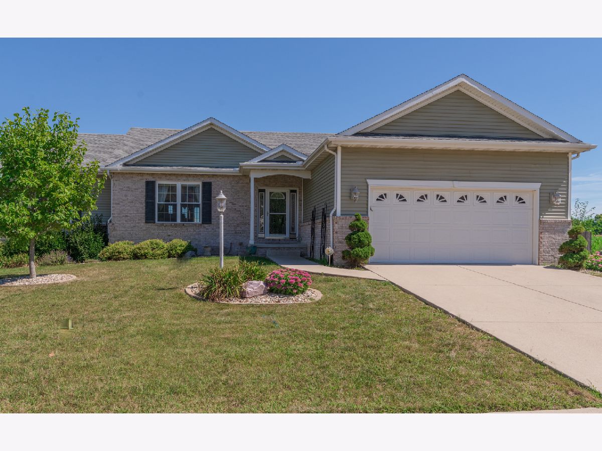 Homes & Condos & Townhomes Sold Ridgewood Bloomington Illinois, 2104 Ridge Creek