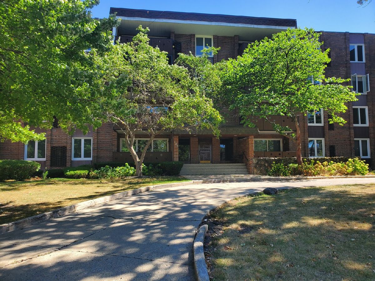 Condominiums Sold Park Royal Wood Dale Illinois, 129 Spruce