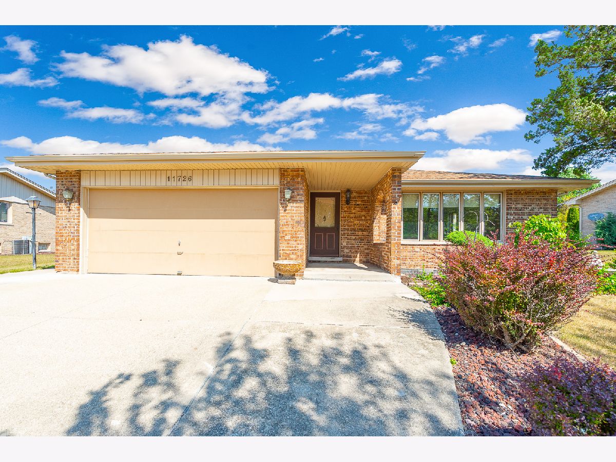 Homes Sold Pinewood North Orland Park Illinois, 11726 Camelot