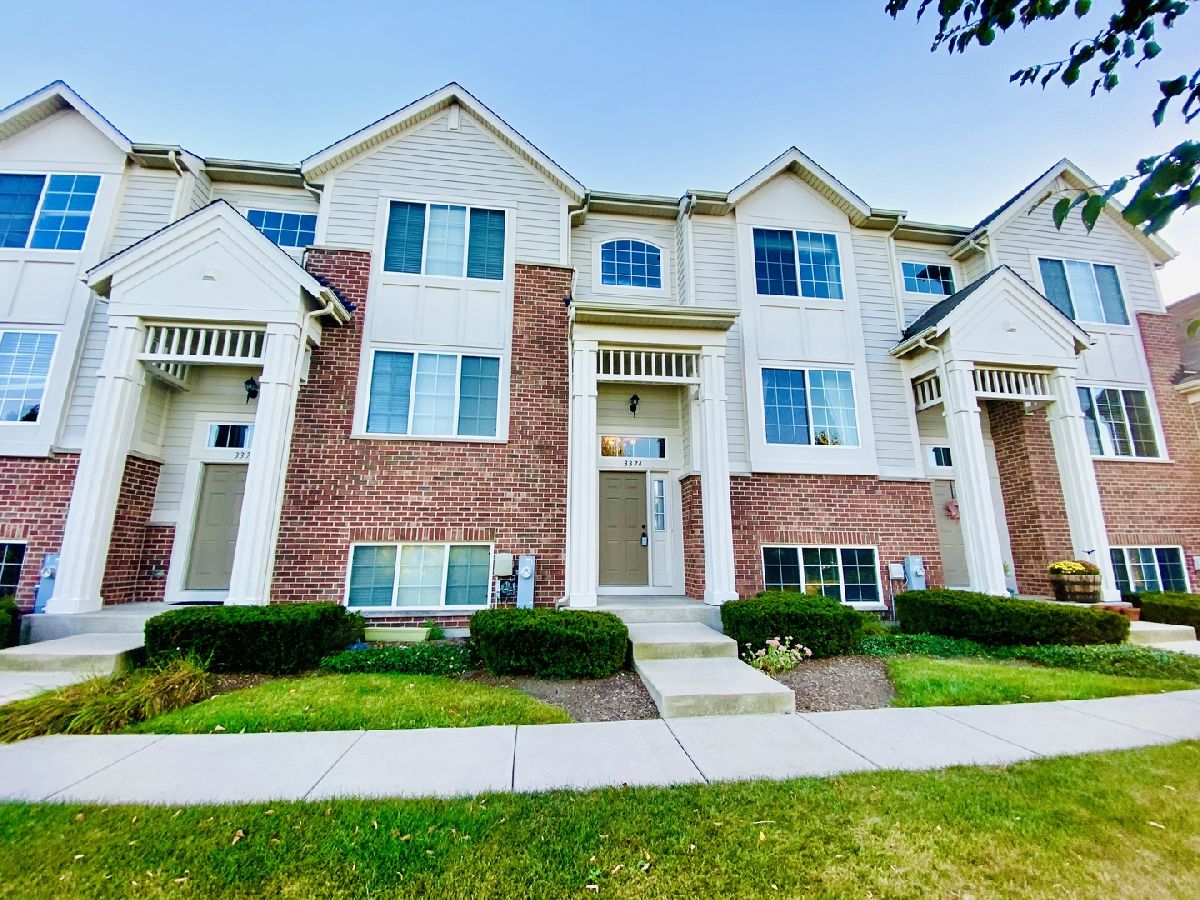 Townhomes & Condos Rented West Ridge Elgin Illinois, 3374 Cameron