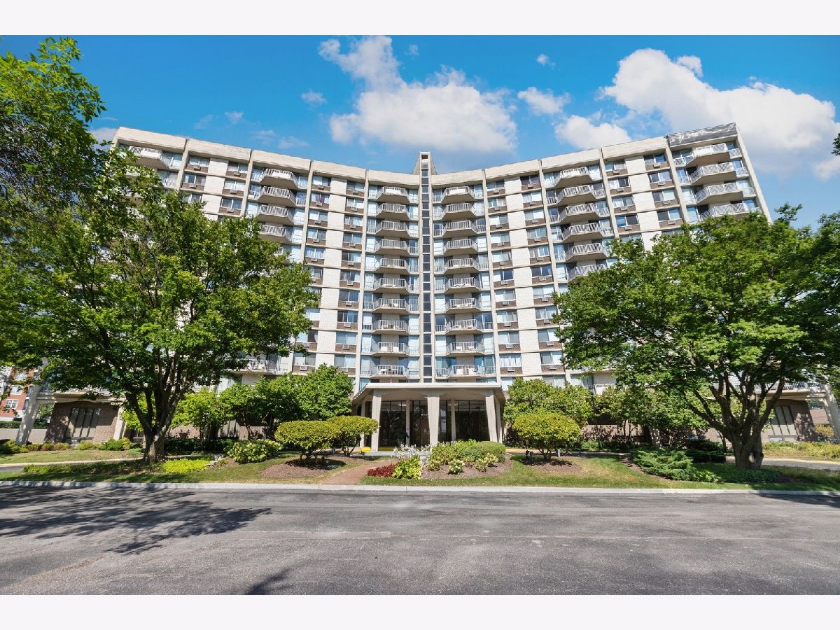 Oak Brook Towers Oak Brook IL, Condos & Townhomes For Sale & For Rent Sadie Winter Dana Cohen