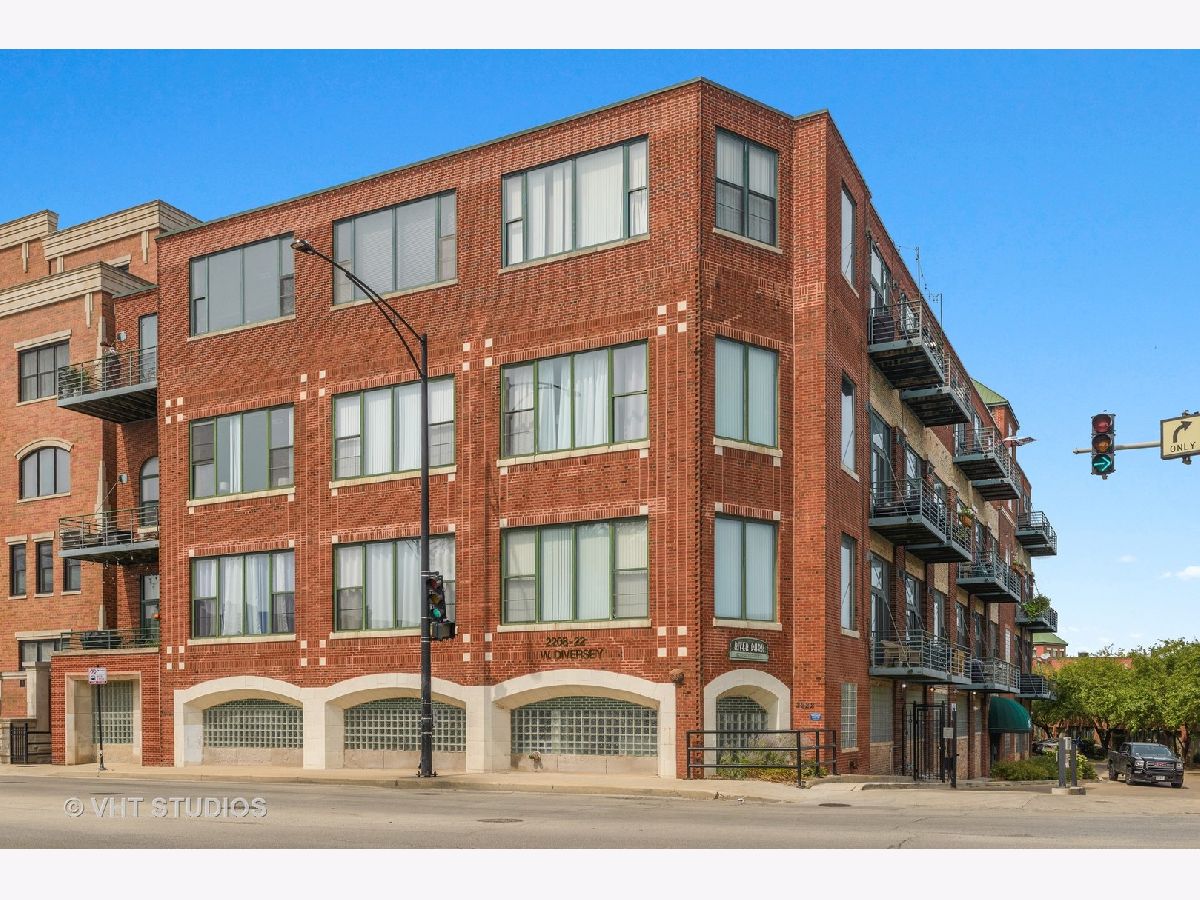 Townhomes Sold River Park At Diversey Chicago Illinois, 2222 Diversey