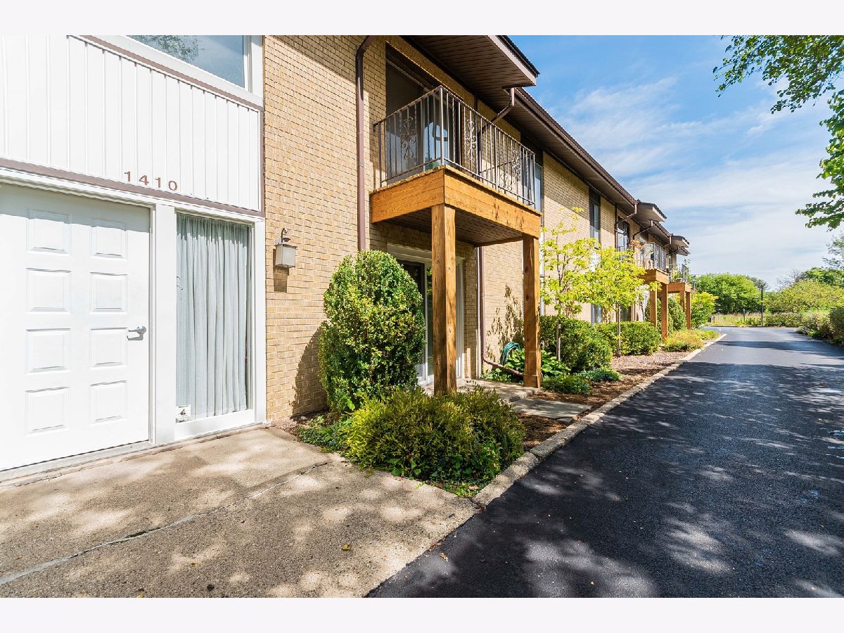 Condos & Townhomes Sold Swainwood North Condominiums Glenview Illinois, 1410 Lehigh