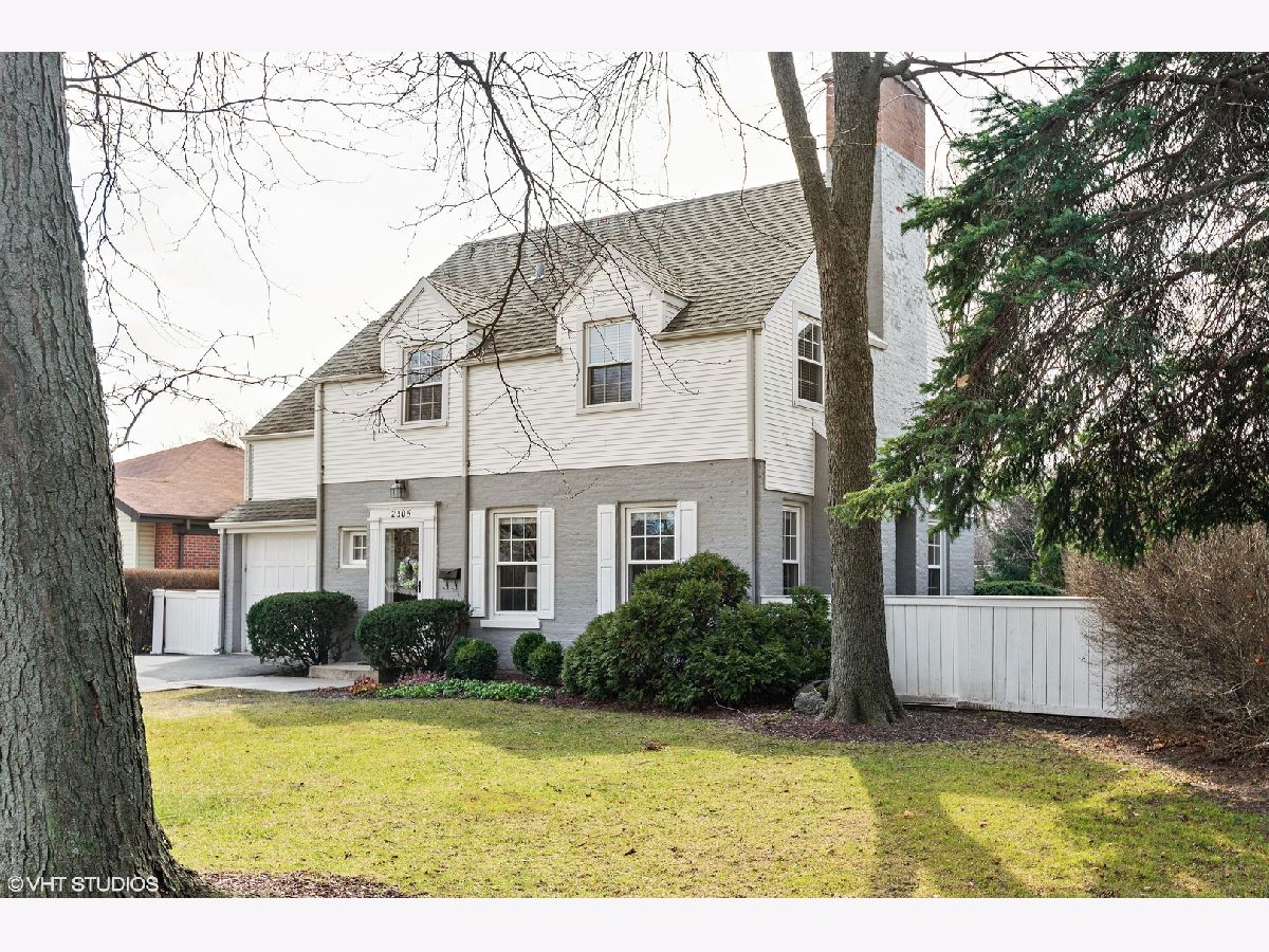 Homes Rented Park Manor Glenview Illinois, 2305 Central