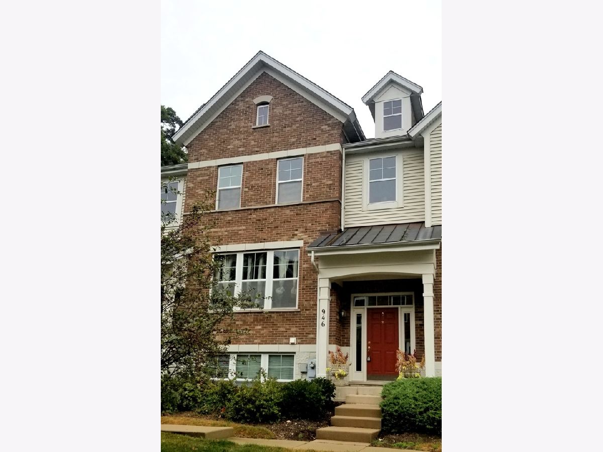 Townhomes Rented Villas Of Cambridge Streamwood Illinois, 946 Tuscany