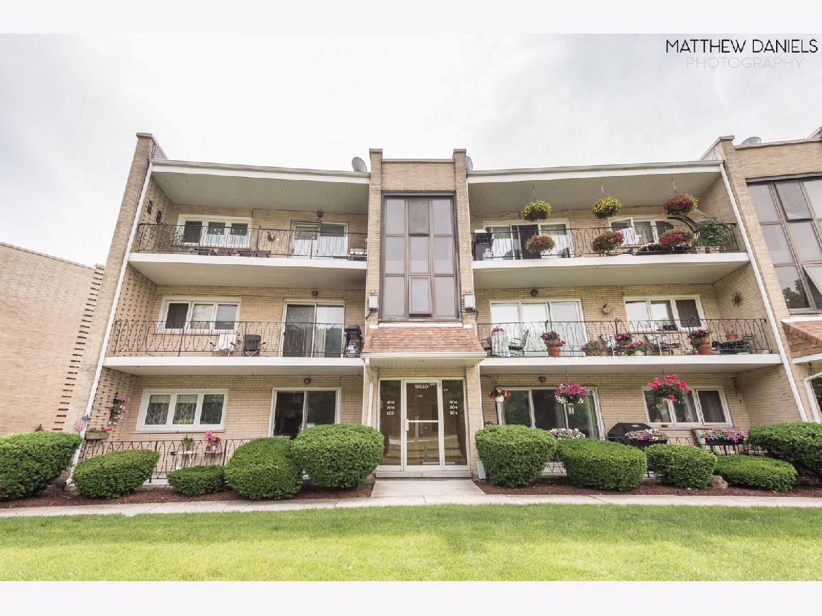 Condominiums Sold Great Oaks Hickory Hills Illinois, 9510 86th