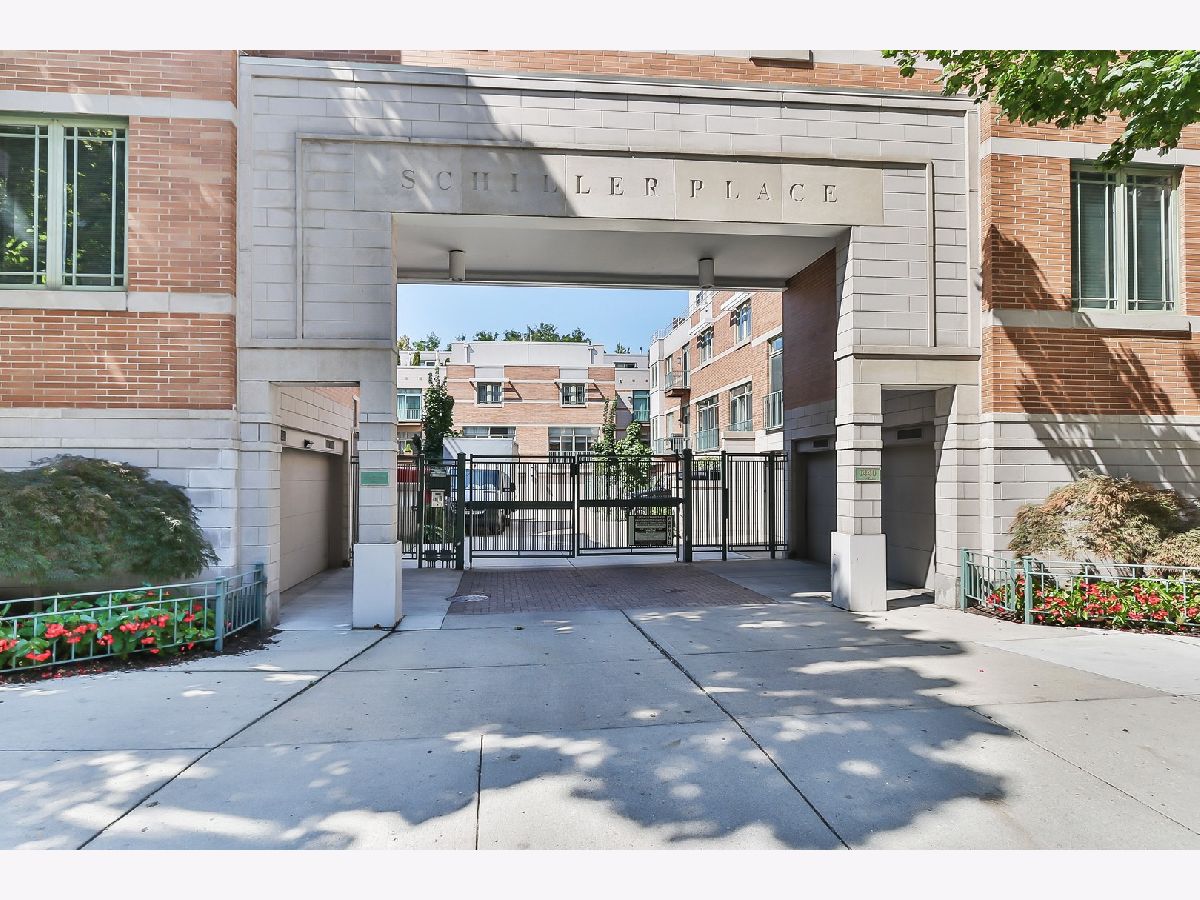 Townhomes Sold Schiller Place Chicago Illinois, 1401 Wieland