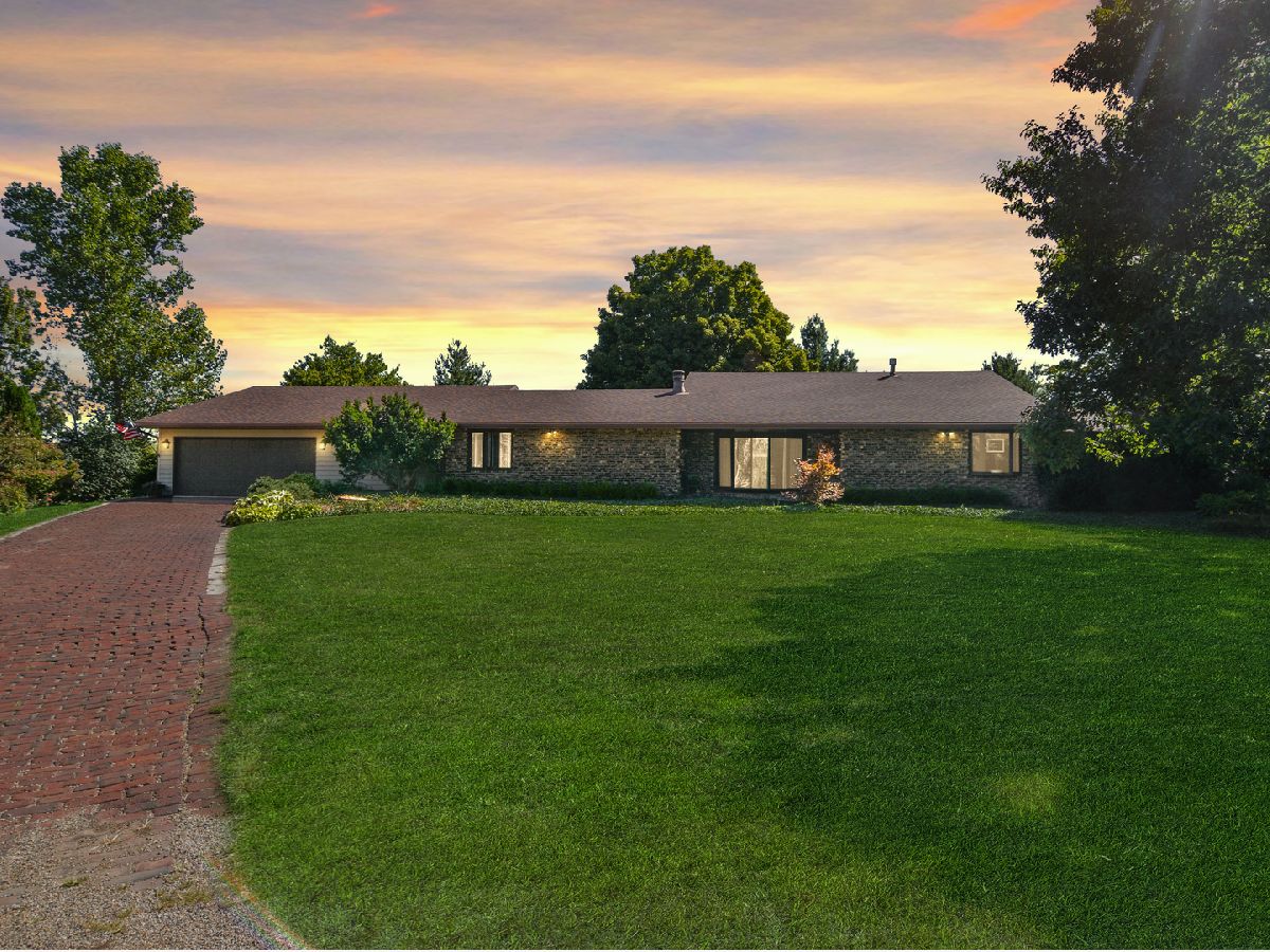Condos & Townhomes & Homes Sold Whispering Pines Bloomington Illinois, 19042 Whisper