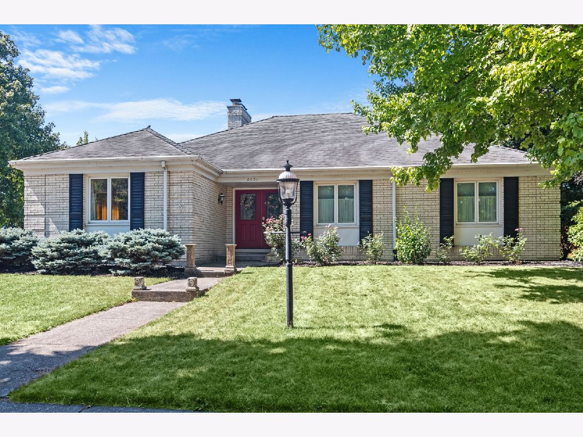 Condos & Townhomes & Homes Sold Green Acres Morris Illinois, 2401 Lynwood