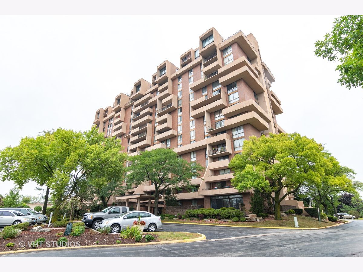 Dominion Tower Wood Dale IL, Condos & Townhomes For Sale & For Rent