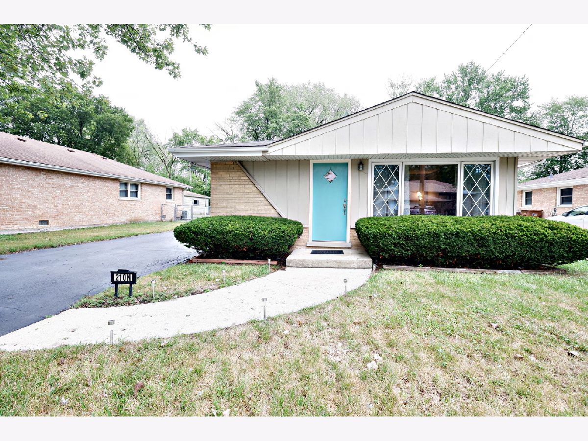 Homes Sold Mount Forest Willow Springs Illinois, 210 Nolton