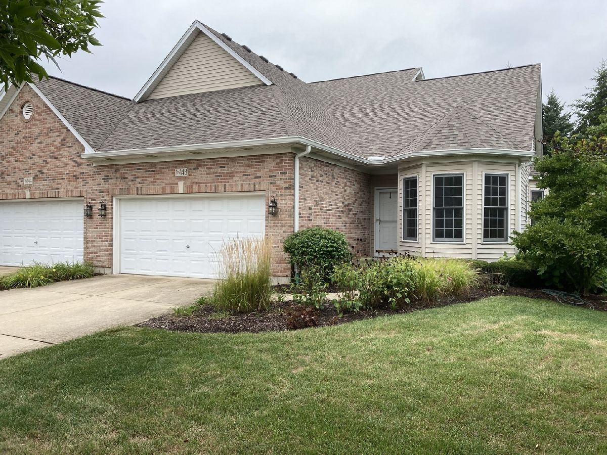 Townhomes Sold Mission Court Winfield Illinois, 1N148 Mission
