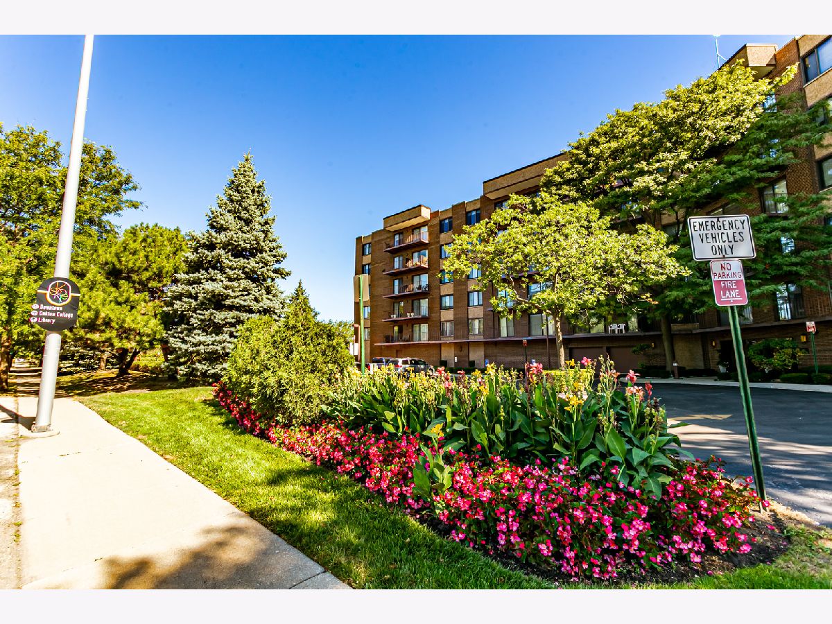 Condominiums Sold Lincoln Tower Skokie Illinois, 7601 Lincoln