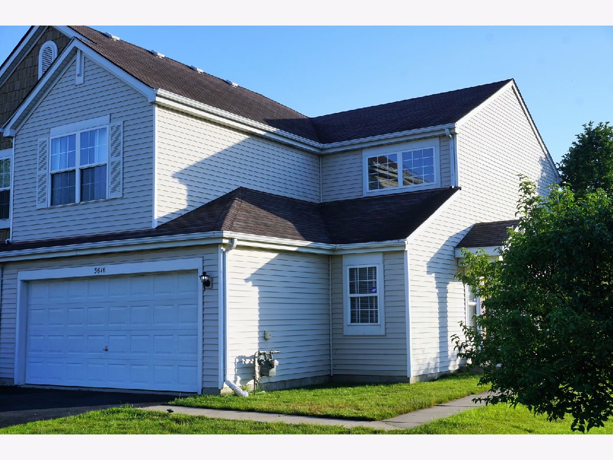 Homes & Condos & Townhomes Rented Springwood Joliet Illinois, 3616 Forestview