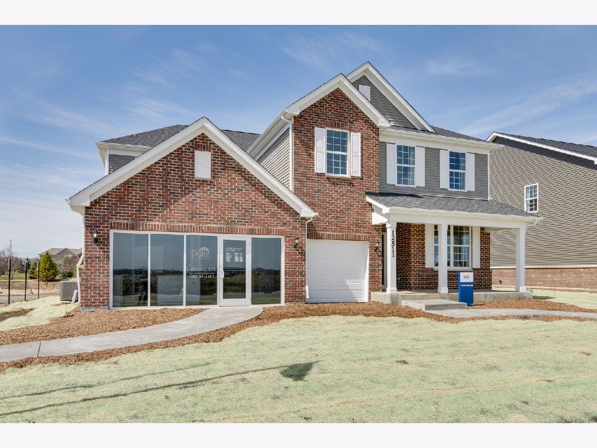 Homes Sold Laurelton Place Aurora Illinois, 2002 Whitethorn