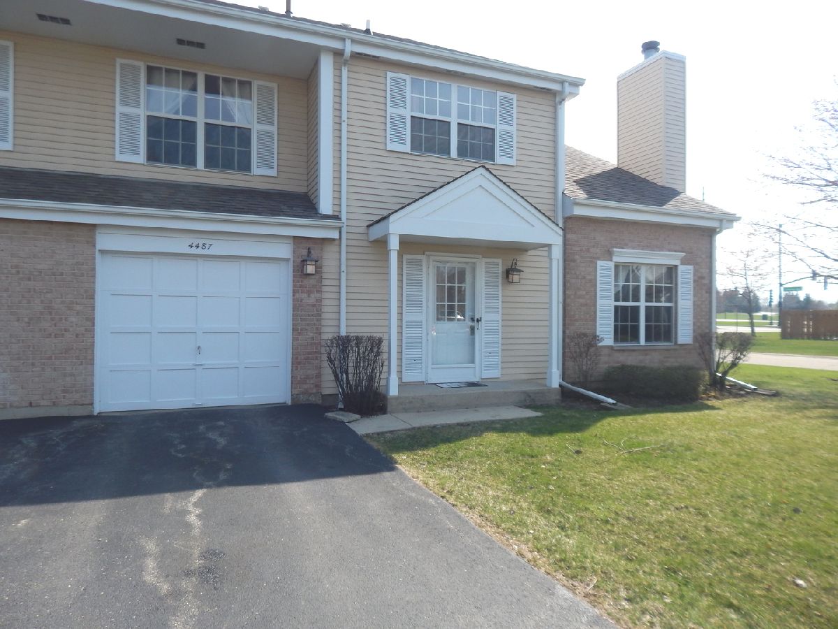 Townhomes & Homes Rented Kensington Gurnee Illinois, 4487 Sheffield