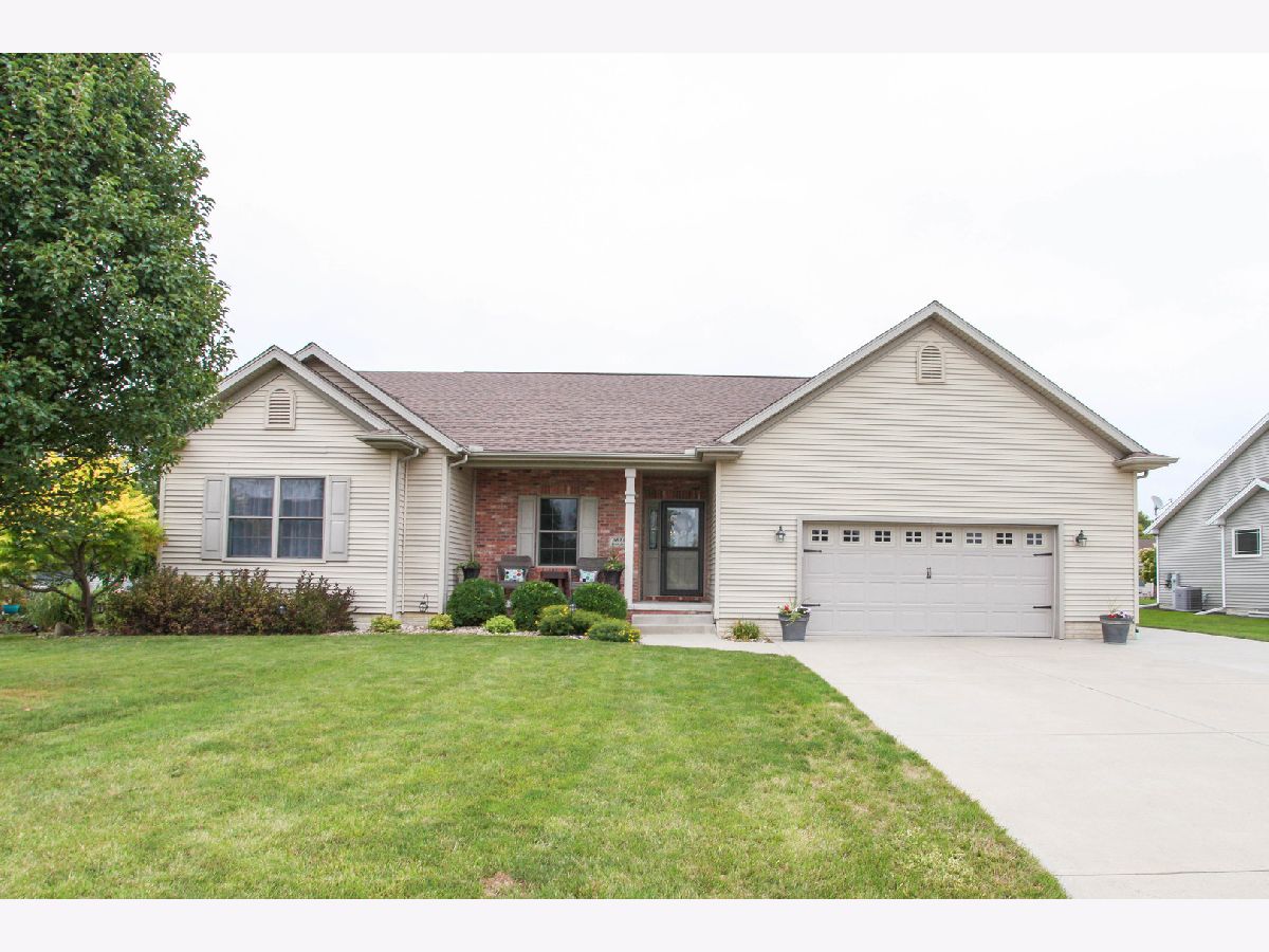 Homes Sold Fairway View Pontiac Illinois, 1621 Meadowlark