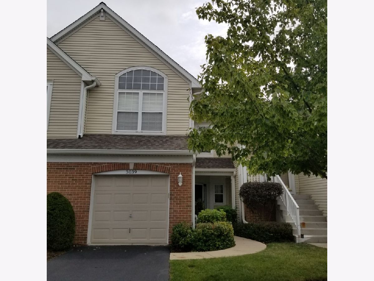 Townhomes Rented Autumn Lakes Aurora Illinois, 3039 Autumn Lake
