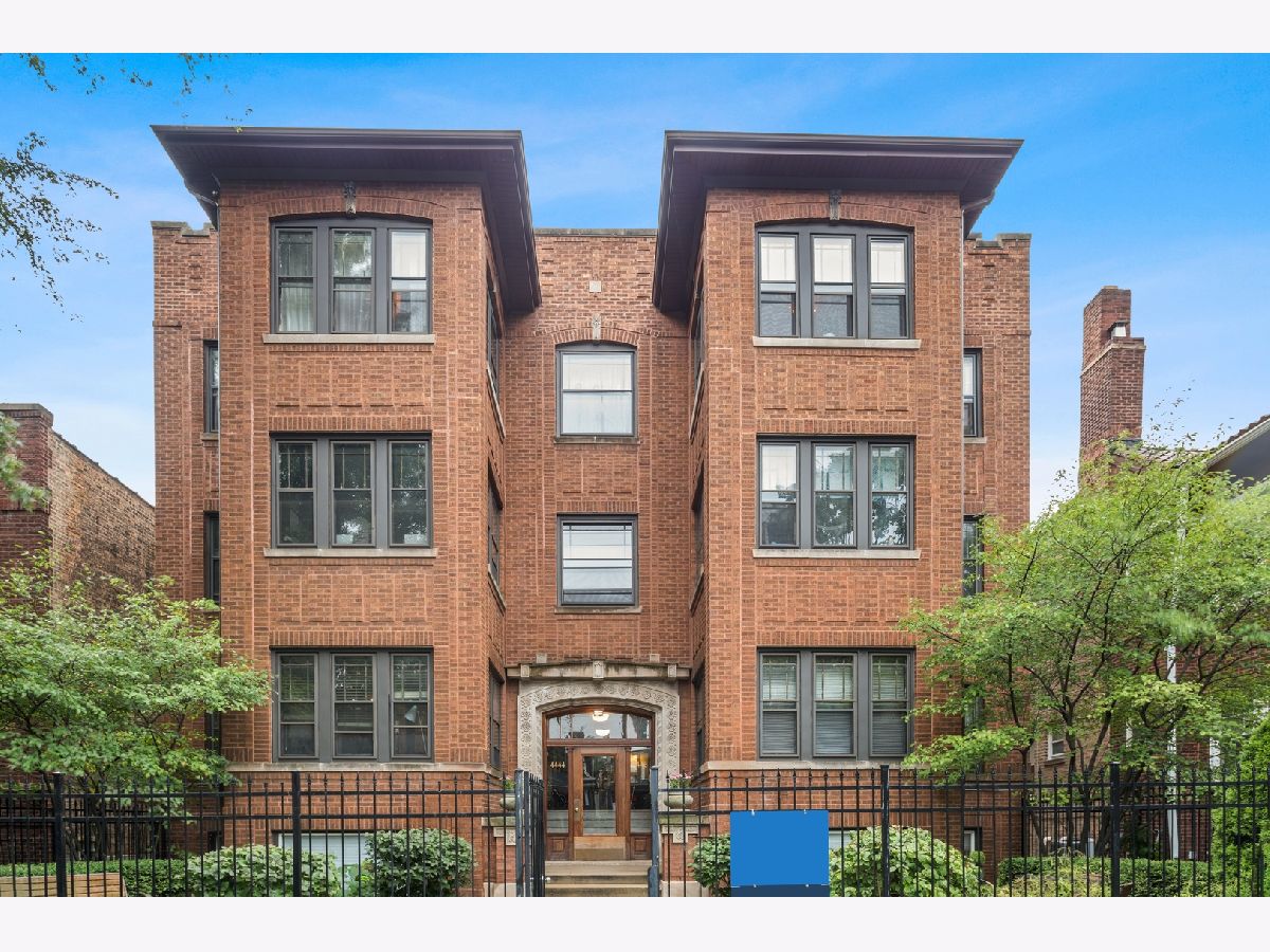 Condos & Townhomes & Homes Sold Ravenswood Gardens Chicago Illinois, 4446 Campbell