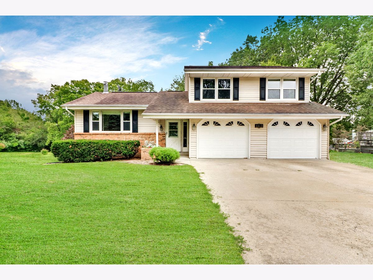Homes Sold Hill-n-dale Bloomington Illinois, 8313 Idlewood
