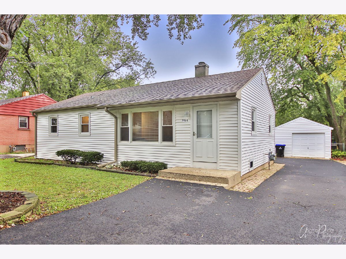 Homes Sold Manor Crystal Lake Illinois, 7514 Hemlock