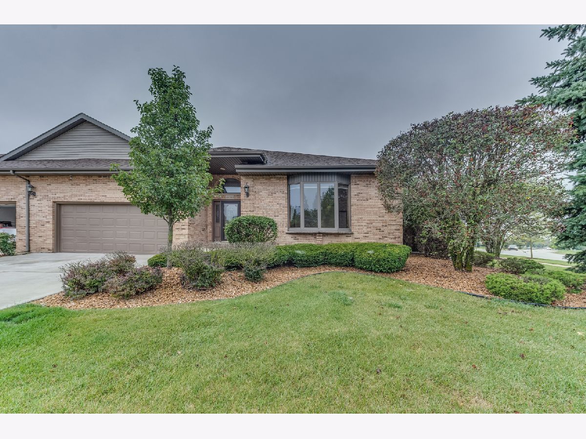 Townhomes Sold Hunt Club Estates Frankfort Illinois, 20700 Hunt Club